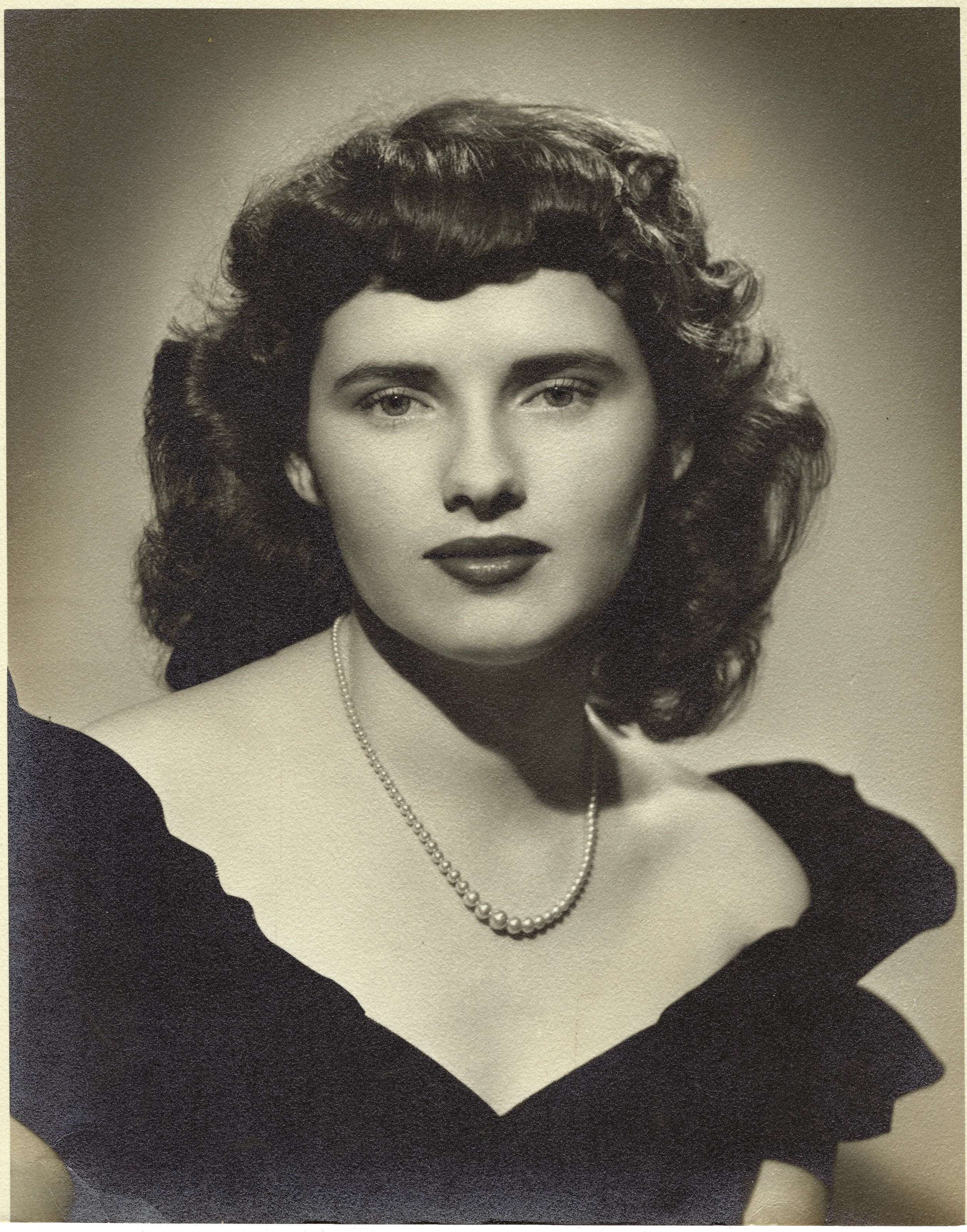 A 1940s studio portrait of Gruzel (Catherine Kerby Wilkins, b.1924) from her young adulthood, around 1946